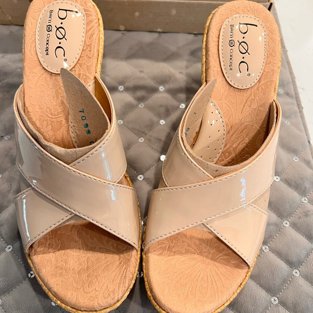 BORN concepts taupe patent leather wedges - size 7 - brand new in box!